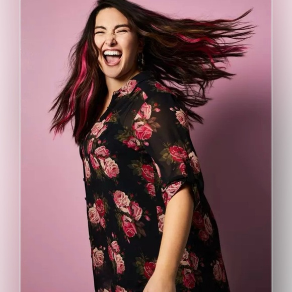 Torrid Betsey Johnson Black Floral Sheer Chiffon Tunic Size 3X - Picture 7 of 9